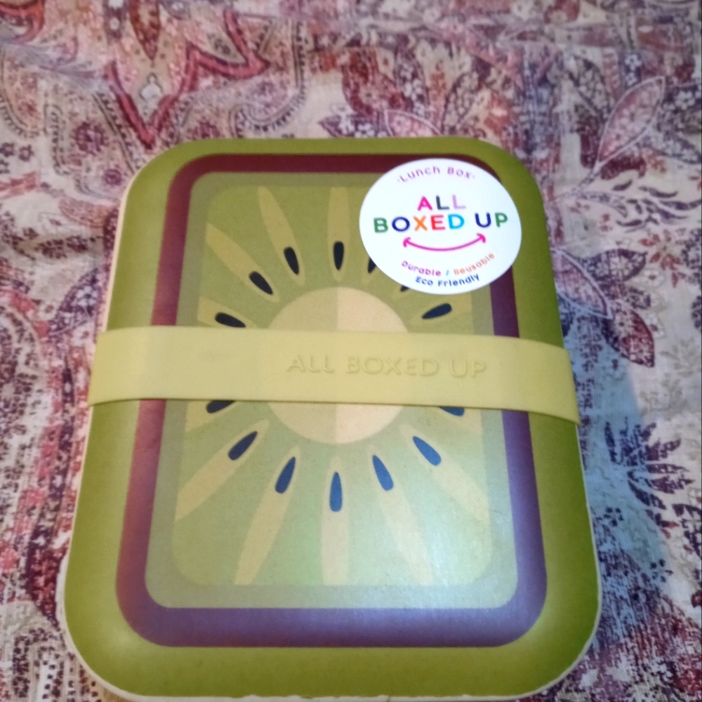 NWOT Tin lunchbox